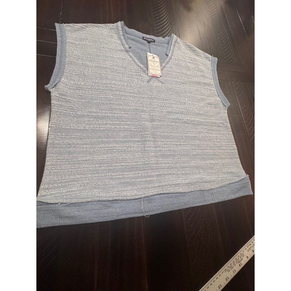 Flag & Anthem Womens Sleeveless V-Neck Knit Top Light Blue Raw Hem NWT Medium